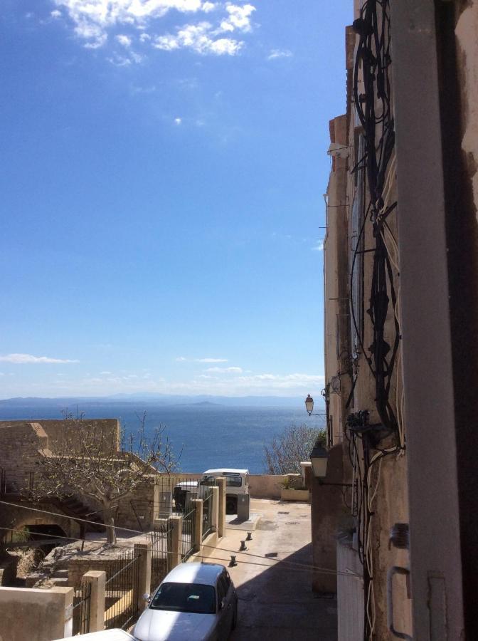 Au Coeur De La Cite Medievale Avec Petite Vue Mer 보니파시오 외부 사진