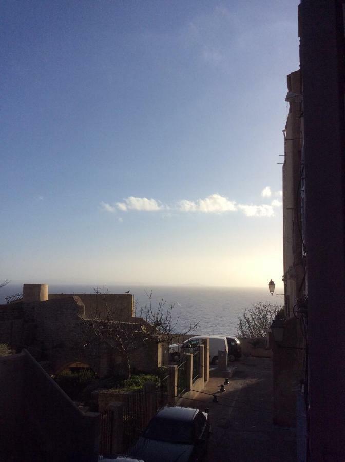 Au Coeur De La Cite Medievale Avec Petite Vue Mer 보니파시오 외부 사진